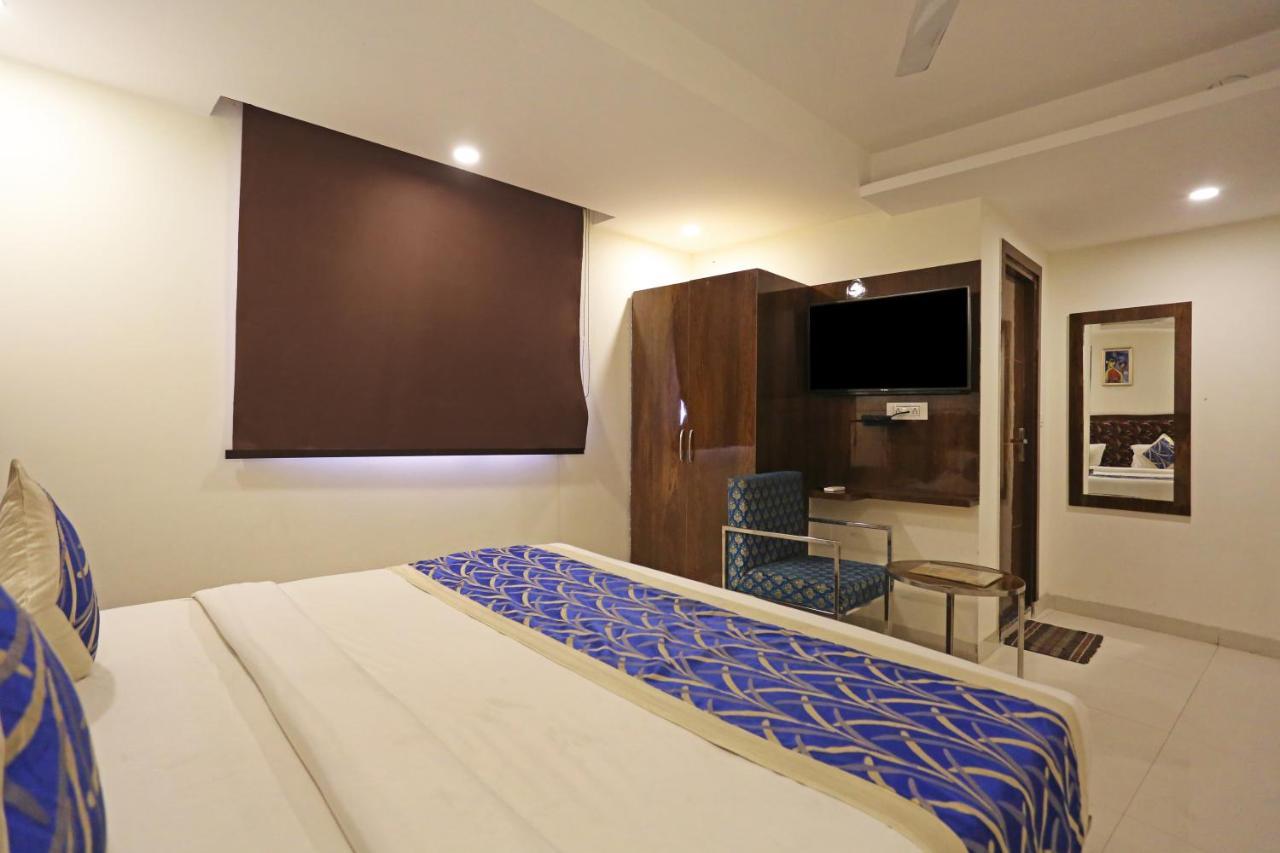 Hotel Emblem Suites- Near Delhi Airport Nowe Delhi Zewnętrze zdjęcie