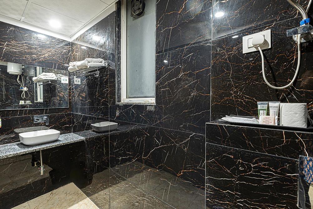 Hotel Emblem Suites- Near Delhi Airport Nowe Delhi Zewnętrze zdjęcie