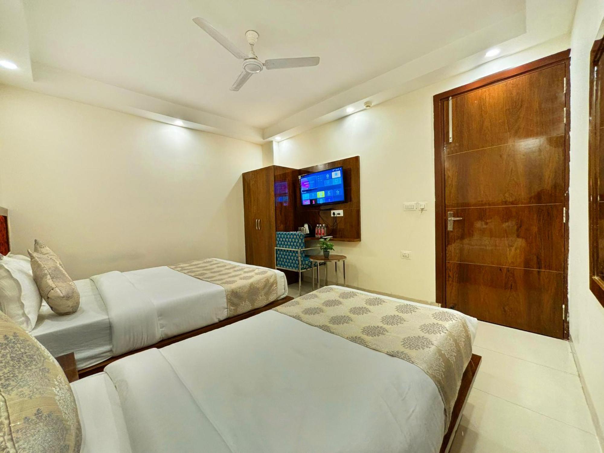 Hotel Emblem Suites- Near Delhi Airport Nowe Delhi Zewnętrze zdjęcie