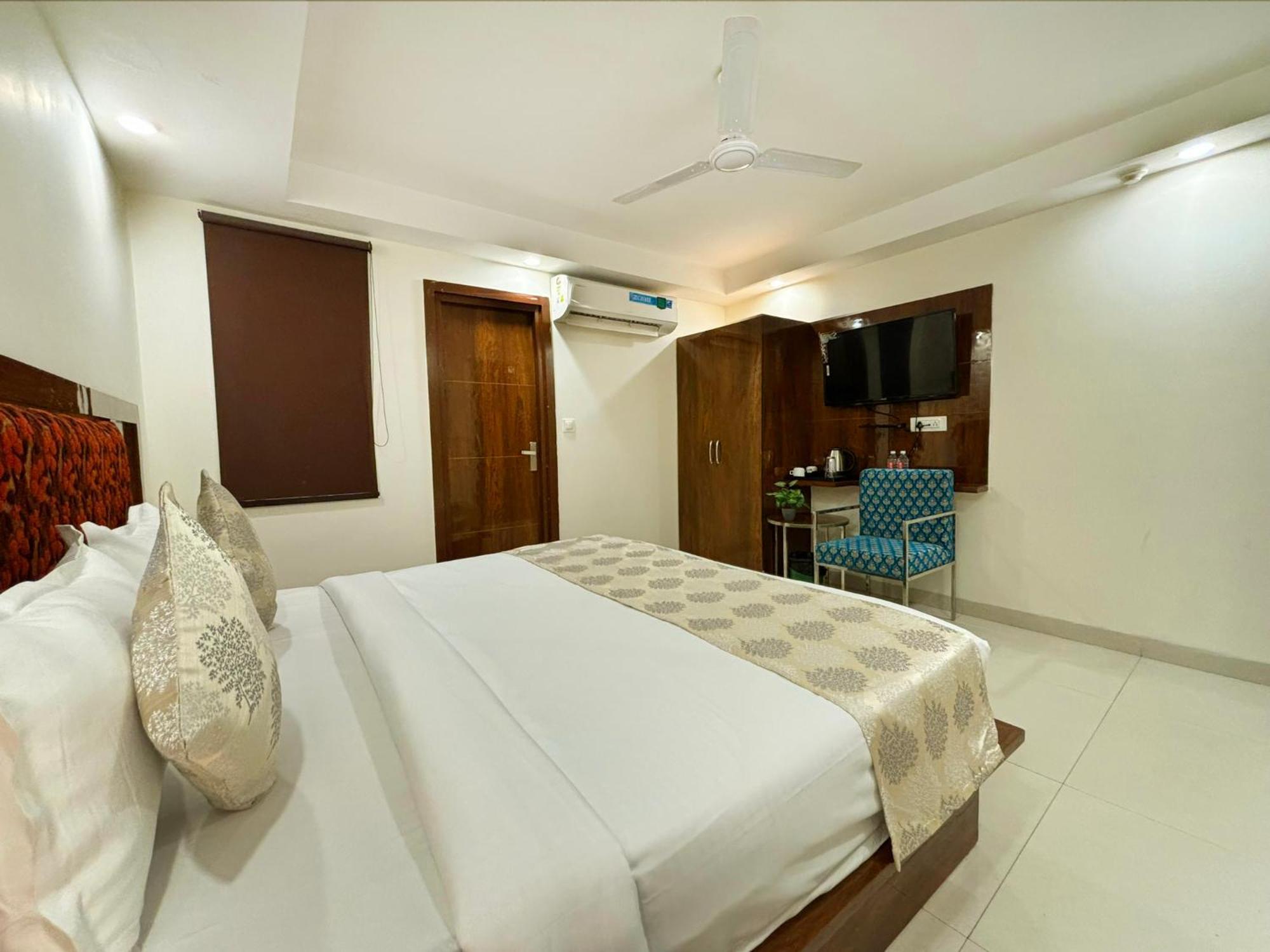Hotel Emblem Suites- Near Delhi Airport Nowe Delhi Zewnętrze zdjęcie