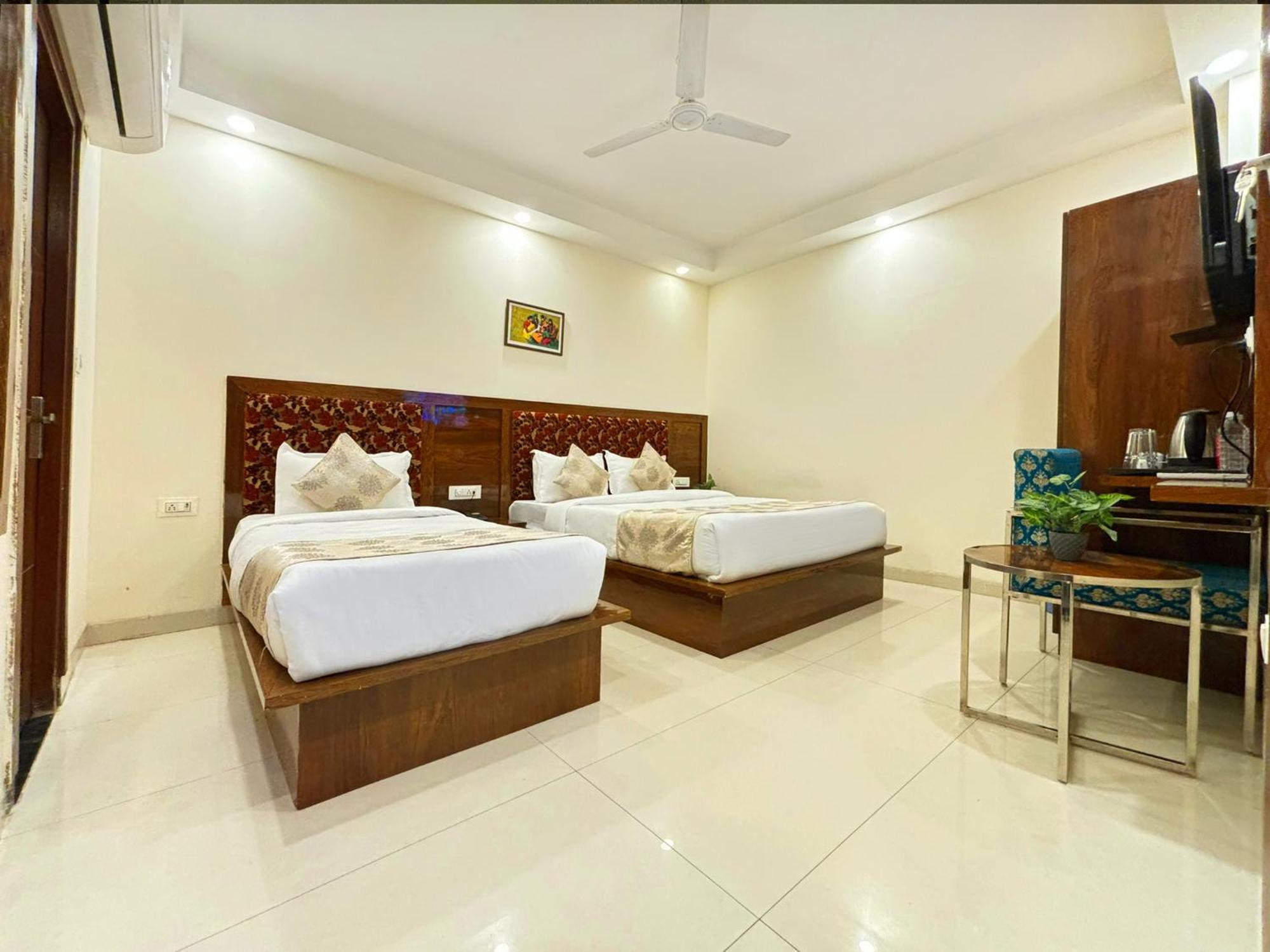 Hotel Emblem Suites- Near Delhi Airport Nowe Delhi Zewnętrze zdjęcie