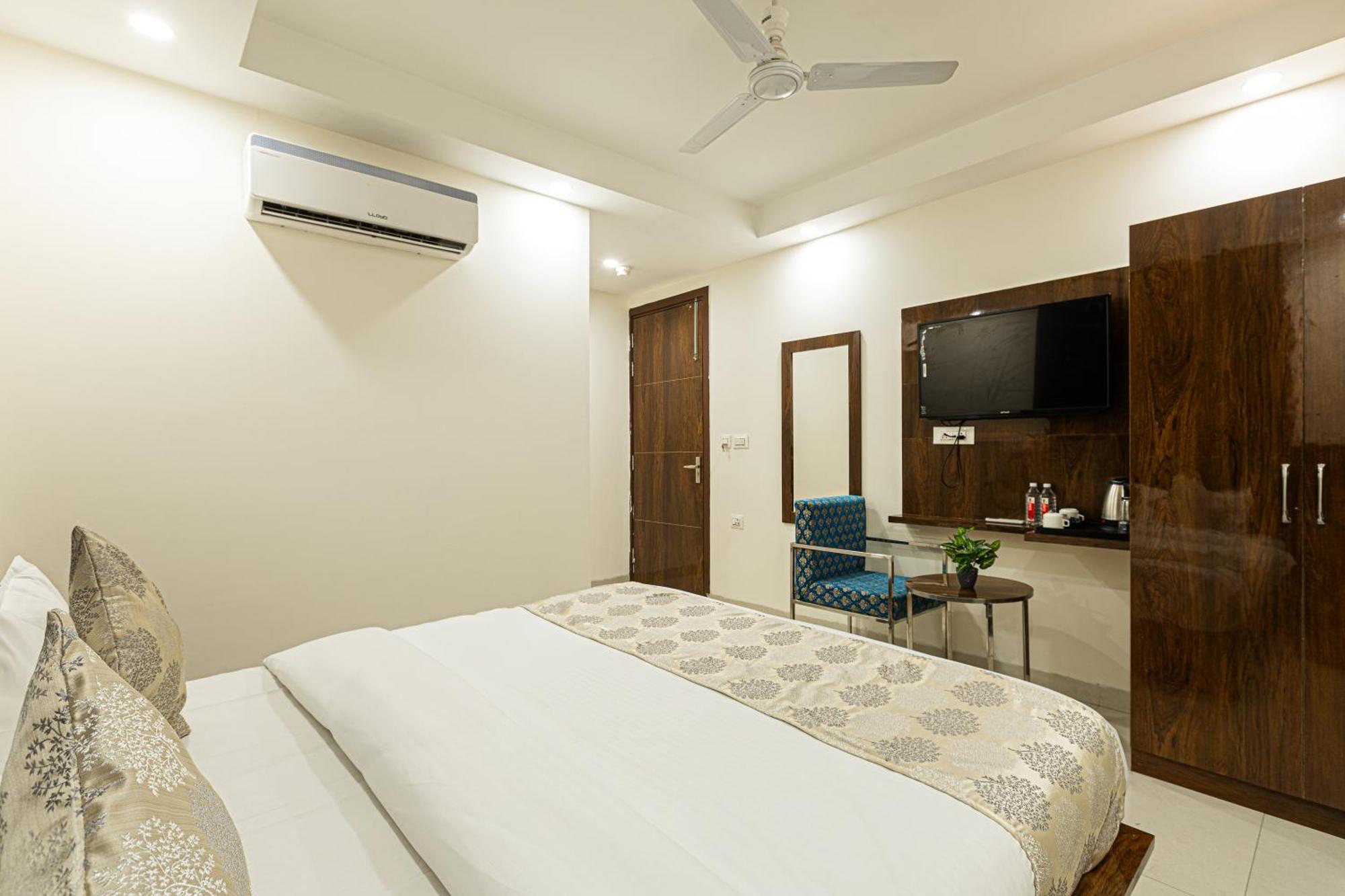 Hotel Emblem Suites- Near Delhi Airport Nowe Delhi Zewnętrze zdjęcie